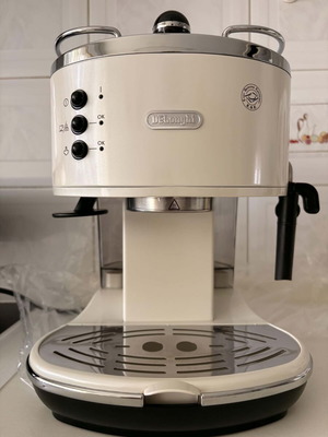 DeLonghi Icona Vintage ECO311.W Espresso Coffee Maker 15 Bar