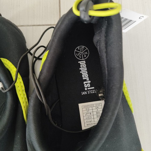 Women's beach shoes size 37 new, black and green