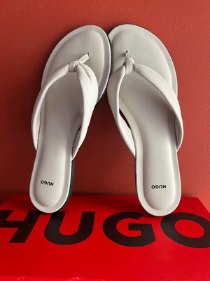 Hugo Boss σαγιονάρες καινούργιες δερμάτινες