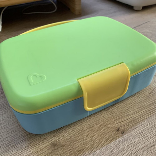 Munchkin Lunch Box green/blue like new with compartments