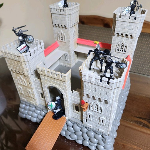 Simba medieval playset castle with knights figures used