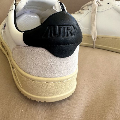 Autry men's sneakers brand new, size 44, white and blue