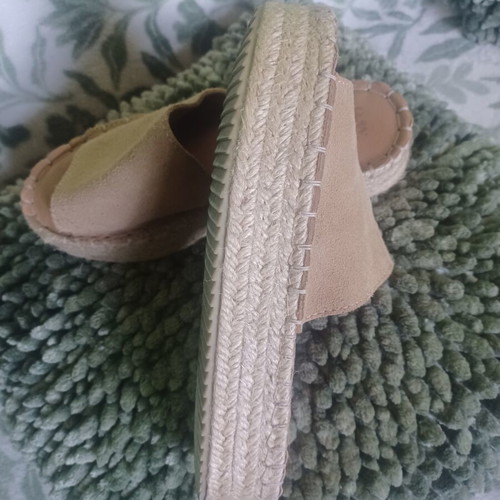 Un paso mas platform suede slippers like new, size 36, beige