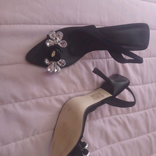 Evening sandals new size 38 with large stones and flower black