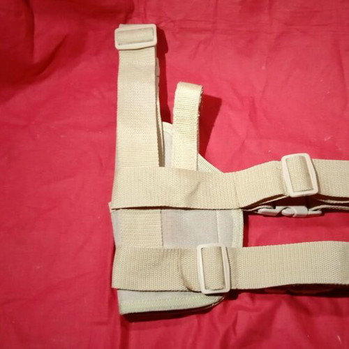 Thigh Gun Holster like new, desert color with two magazine pouches