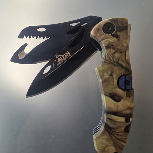 Alpine Rabbit Camouflage Knife like new with 3 blades for small game