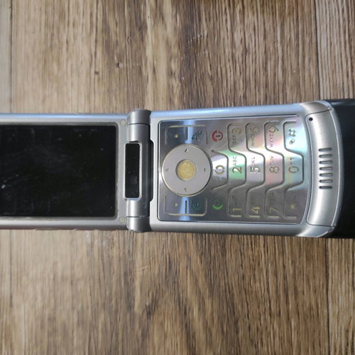 Motorola and Nokia phones used, 2 Motorola and 1 Nokia