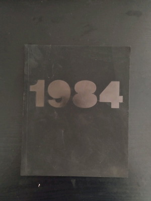 Βιβλίο 1984 από θεατρική παράσταση καινούργιο, κοινωνικό