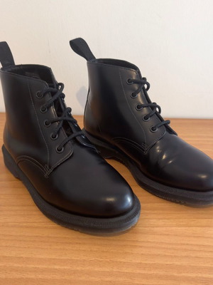 Dr. Martens Emmeline μποτάκια σαν καινούργια, μαύρα, μέγεθος 37