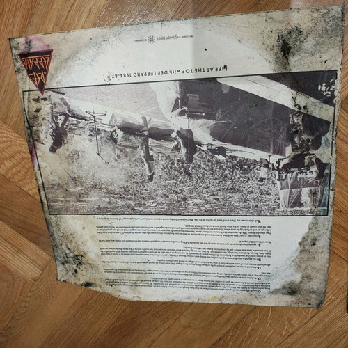Def Leppard Hysteria vinyl used, sleeve in poor condition
