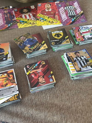 Football Cards like new, over 400 cards with storage box