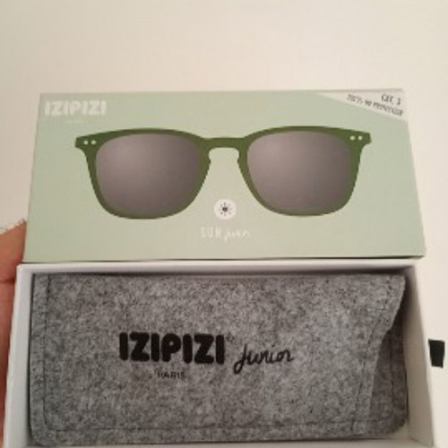 Izipizi Sun Junior Glasses Case and Box like new