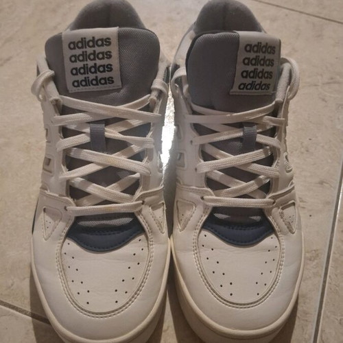 Παπούτσια Adidas αθλητικά νούμερο 43 1/3 ελαφρώς χρησιμοποιημένα, άσπρα