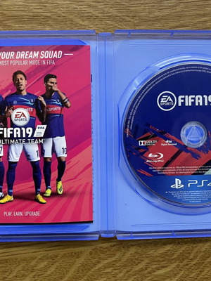 FIFA 19 PS4 game