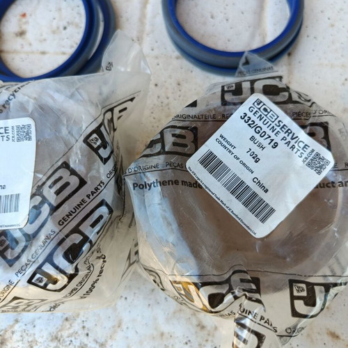 JCB 4CX spare parts central rings and seals new