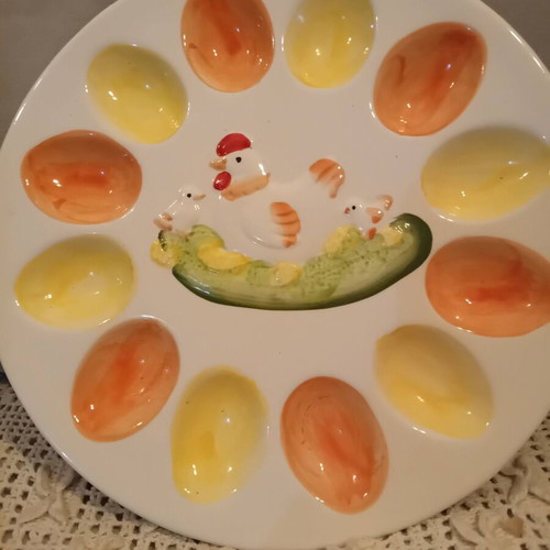 Easter egg holder like new