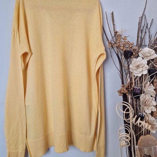 Vero Moda yellow blouse with V-neck, like new, XS-S