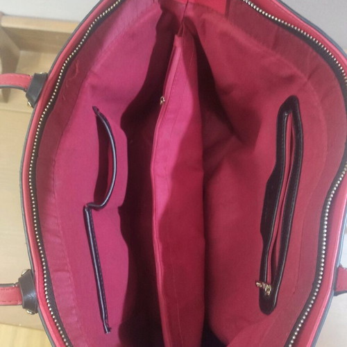 Verde women's bag like new, black red
