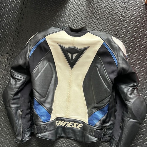Dainese Avro C2 motorcycle jacket size 50 used
