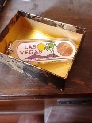 Lucky Penny Keychain Las Vegas souvenir vintage 1995 new
