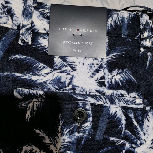 Tommy Hilfiger shorts new, size 32