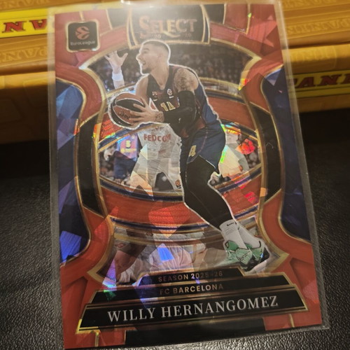 Willy Hernangomez Barcelona Concourse Red Cracked Ice 2025-26 Panini Select Euroleague Card new
