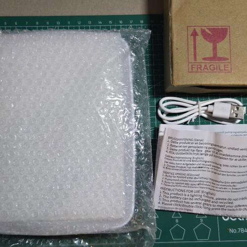 LED makeup mirror rechargeable USB-C with 3 lights 25x15 cm new