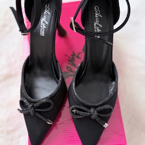 Heels with shiny bow like new, black, size 39