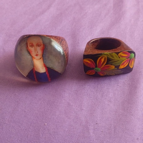 Wooden handmade rings set, like new, floral and portrait design