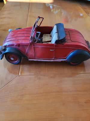 Citroën 2CV antique car used, metal vintage model