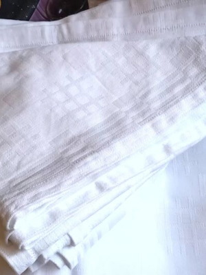 Linen white tablecloth and 6 linen napkins like new