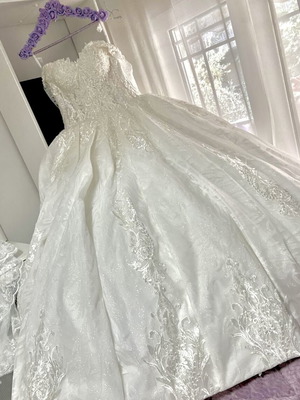 Plus size wedding dress princess style with glitter and strass like new, white