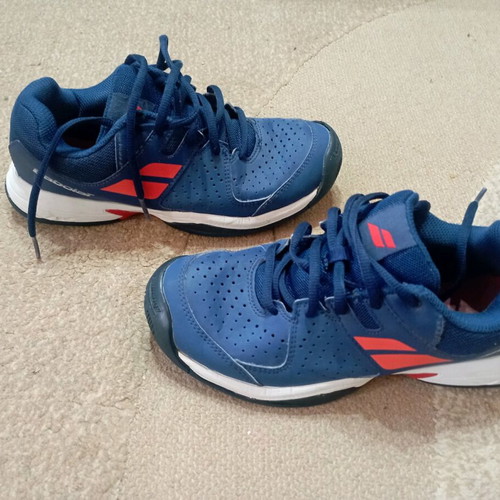 Babolat tennis shoes size 36 like new, blue sports
