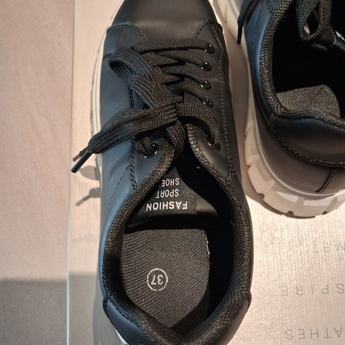 Axel women's sneakers size 37, black with white chunky sole