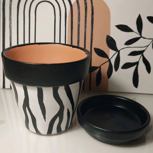Hand-painted terracotta flowerpot new with saucer