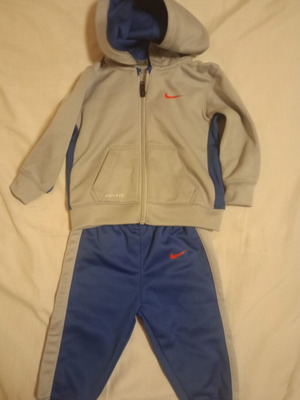 Nike baby set size 12 months like new for boys