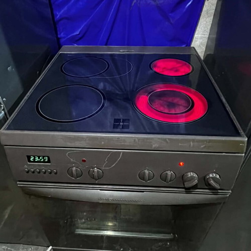 Bosch kitchen stove with ceramic hobs used, fully functional