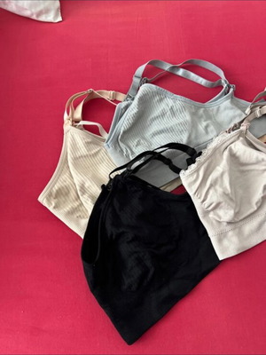 Nursing bras like new, pack of 4, black and grey, size XL