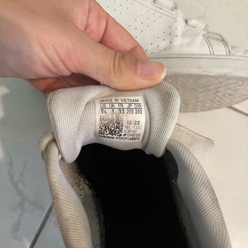 Adidas athletic shoes used, size 33, white