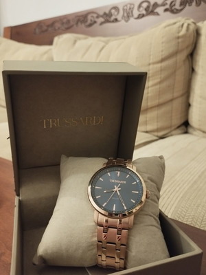 Trussardi men's rose gold watch like new