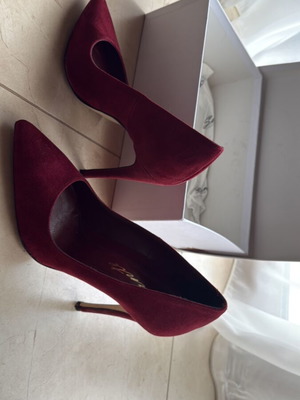 Sante Bordeaux Pumps No37 like new