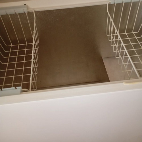 Electrolux EN26106W freezer like new, 260 liters capacity