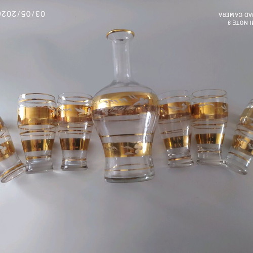 Drink set used with gold leaf and hand-engraved designs