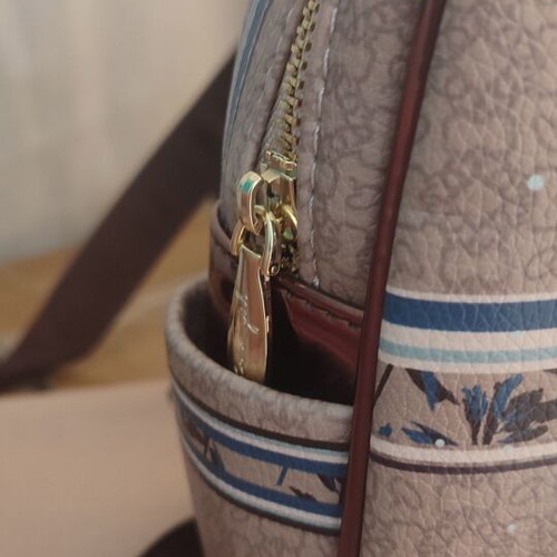 Axel Girl Miranda Backpack like new, beige and brown, small size