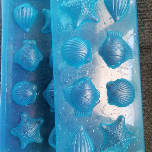 Ice Cube Tray with Shell and Fish Shapes like new