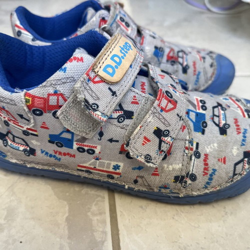 Barefoot DD Step sneakers size 31 used, gray and blue