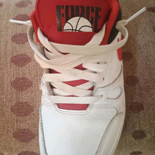 Nike Full Force Low kids athletic shoes used, red