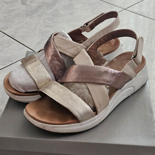 Caprice leather sandal, soft and lightweight