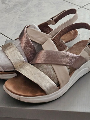 Caprice leather sandal, soft and lightweight