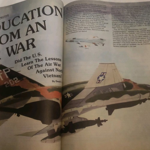 Combat Weapons magazine collectible, summer 1986, like new, English version